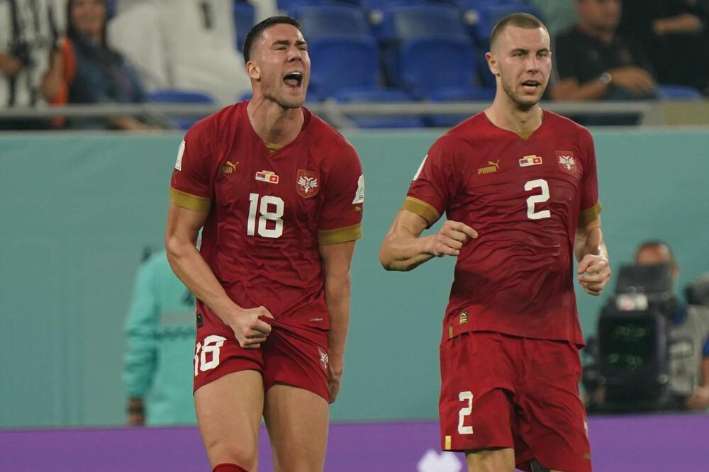 VLAHOVIĆ ODGOVORIO NA PROZIVKE: Pogledajte šta je URADIO srpski napadač nakon gola protiv Švajcarske! FOTO