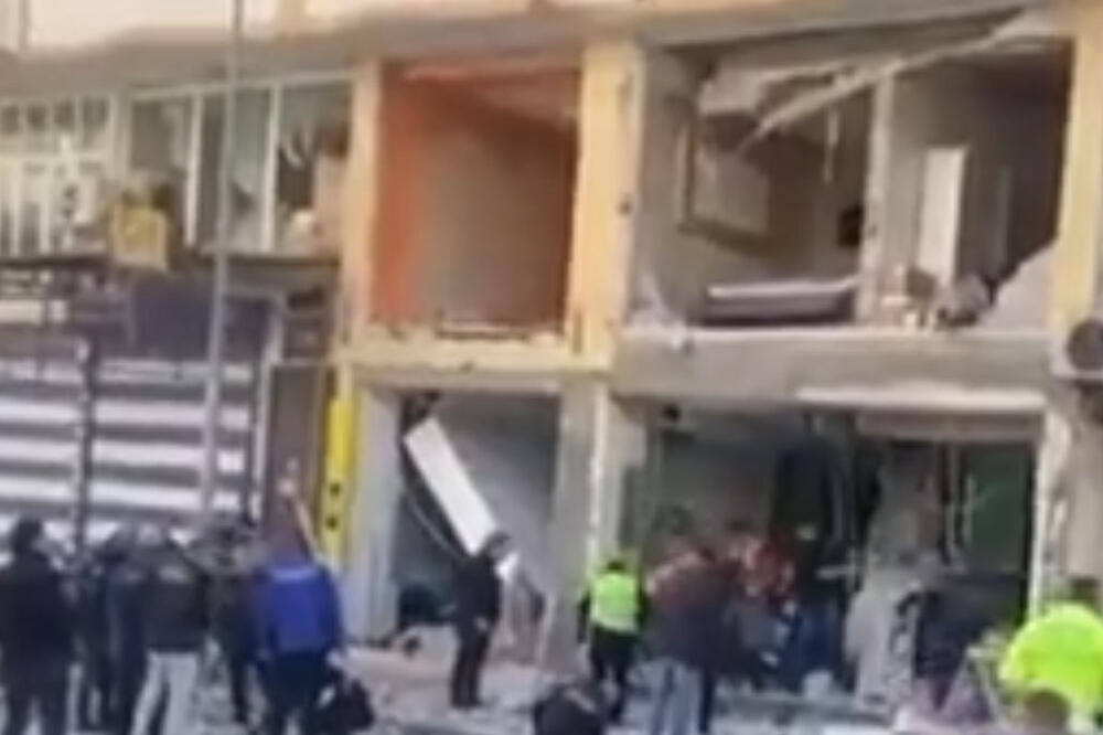 ODJEKNULA SNAŽNA EKSPLOZIJA U ZGRADI U TURSKOJ: Najmanje 6 ljudi povređeno usled detonacije (VIDEO)
