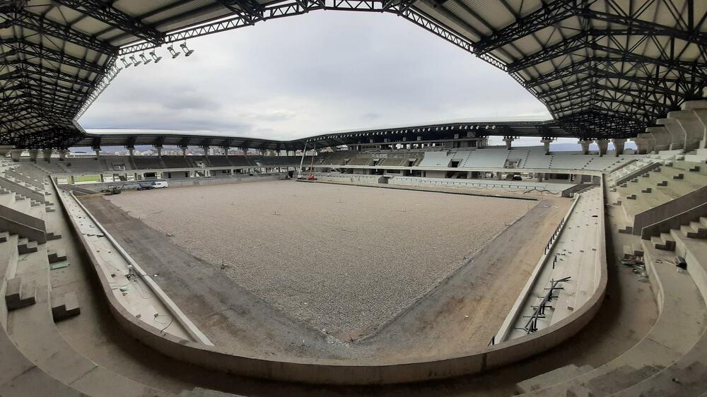 VELIKO OTVARANJE NA PROLEĆE: Napreduje fudbalski stadion u Loznici! FOTO