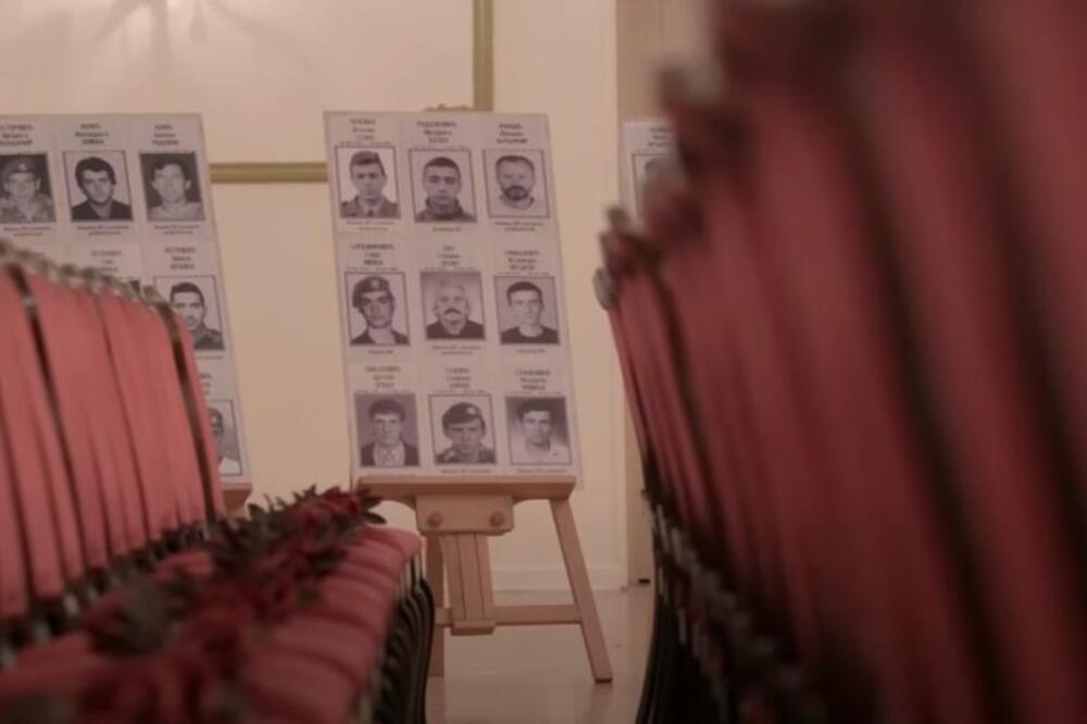 PESMA „VILA SA KOŠARA“ LEDI KRV U ŽILAMA: Evo koja je simbolika praznih 108 stolica u spotu