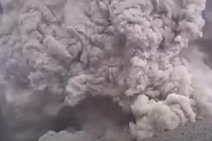 PANIKA U ČILEU USLED ERUPCIJE: Proradio vulkan Laskar, izbacuje ogromni oblak dima, IZDATA UPOZORENJA (VIDEO)