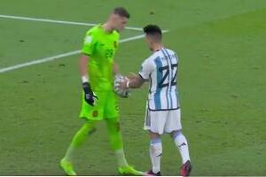 JEDAN DETALJ JE MNOGIMA PROMAKAO: EVO šta je prethodilo eskalaciji SUKOBA između fudbalera Argentine i Holandije (VIDEO)