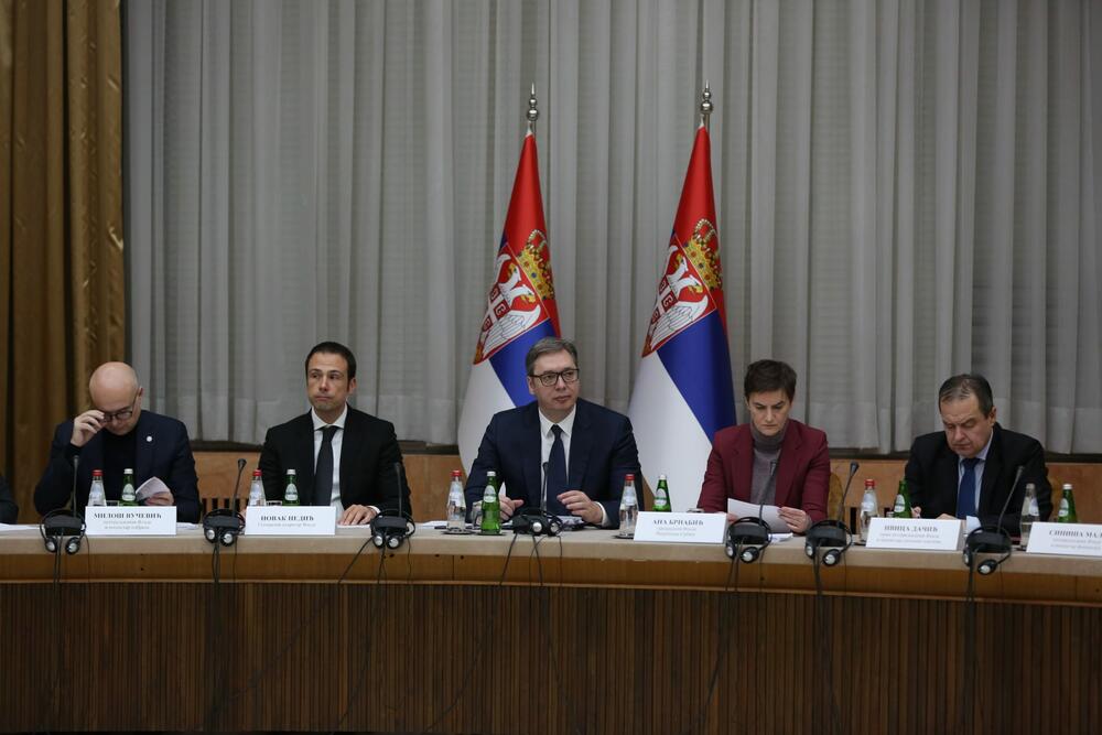 Aleksandar Vučić, sednica, Vlada Srbije