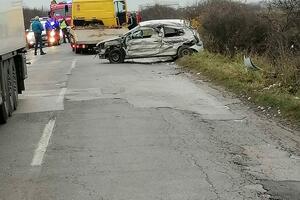 PETORO ĐAKA U TIRŠOVOJ: Evo u kakvom su stanju deca povređena u saobraćajki kod Vojke (FOTO)