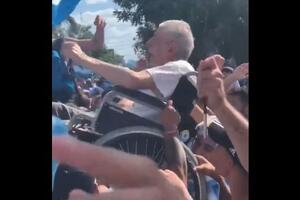 LUDO DA LUĐE NE MOŽE! Navijači Argentine U TRANSU bacali dedu u invalidskim kolicima! (VIDEO)
