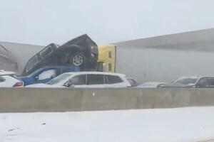 SNEŽNA KATAKLIZMA U AMERICI Lančani sudar 50 vozila zbog snega i leda! Ima poginulih, 11 MILIONA LJUDI POD CRVENIM ALARMOM (VIDEO)