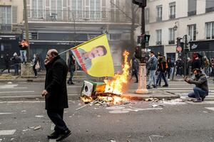 OPŠTI HAOS U PARIZU, GRAD KAO RATNA ZONA: Protestuju kurdski aktivisti, levičari i borci protiv rasizma, ponovo SUKOBI s policijom