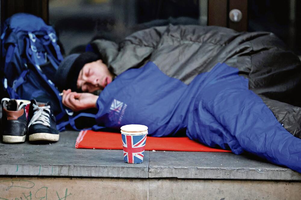 Beskućnik na Pikadiliju: Centar Londona