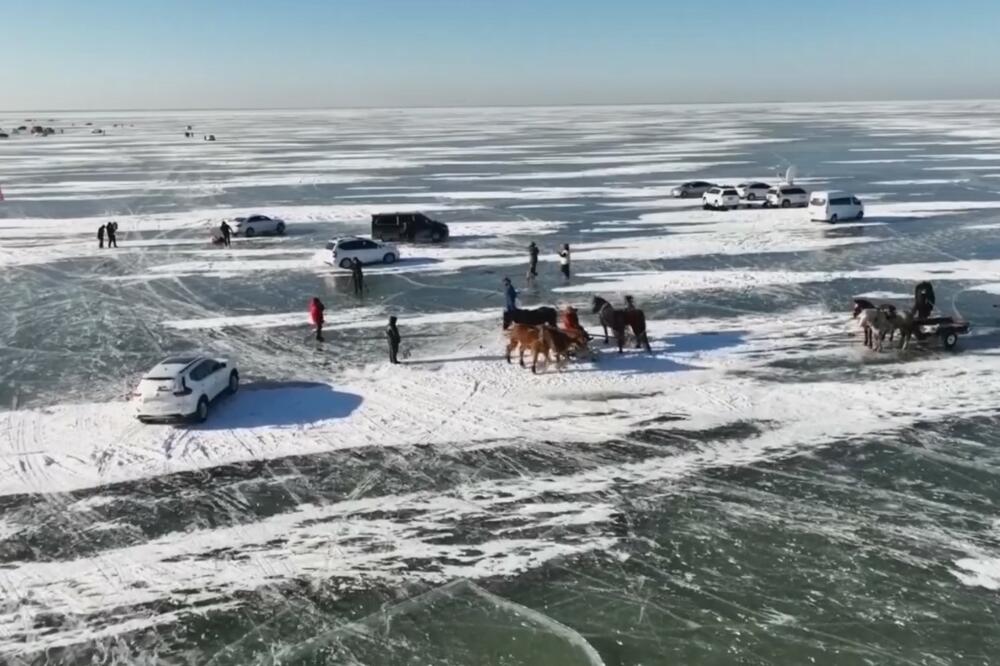 Zimski ribolov na jezeru Čagan: Najveće prirodno jezero u provinciji Đilin (VIDEO)
