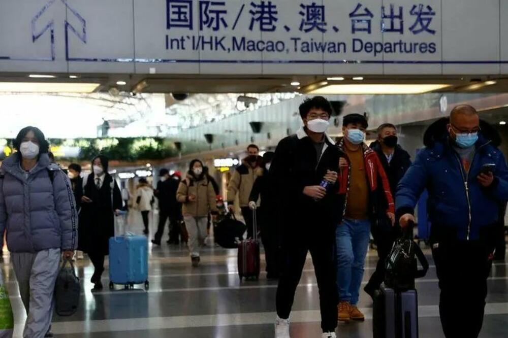 ZBOG BUJANJA KORONE U KINI SAD RAZMATRAJU: Stroži uslovi za kineske turiste! Japan, Malezija i Tajvan već uveli mere