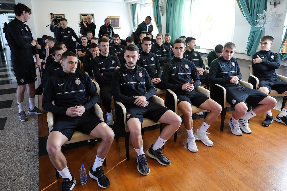 IZ BEOGRADA SE SELE U BELEK: Fudbaleri Partizana putuju na drugi deo priprema u Tursku