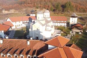 RUKA ČUDOM SPASENA OD SPALJIVANJA NA VRAČARU: Mnoga čuda su se dešavala u manastiru Mileševa, koji čuva kult Svetog Save!