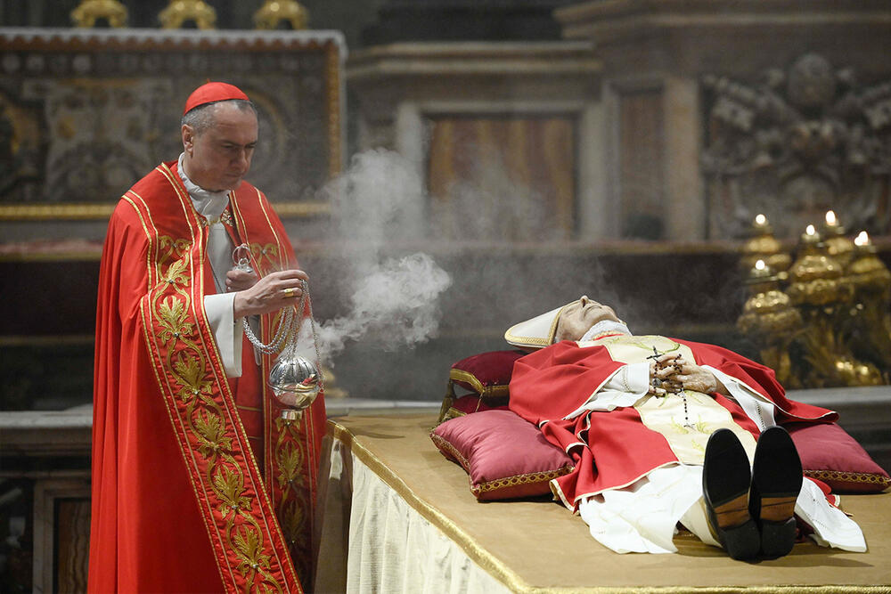 papa Benedikt XVI, sahrana