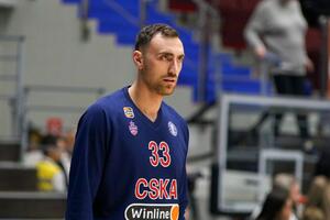 POVREDIO SE NIKOLA MILUTINOV: Da li selektor Svetislav Pešić treba da bude zabrinut pred Mundobasket?