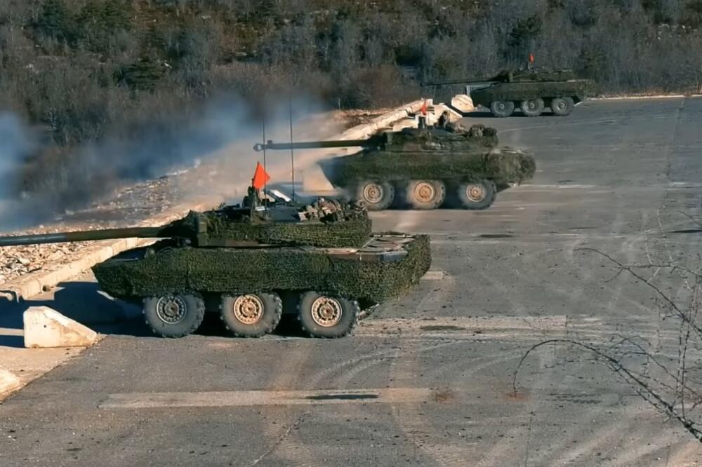 FRANCUSKA U KIJEV ŠALJE LOVCE TENKOVA AMX-10 RC: Bajden razmišlja o slanju Bredlija Ukrajini, dok Zelenski traži zapadne tenkove!