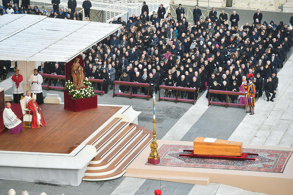 papa Benedikt XVI, sahrana, sahrana Pape