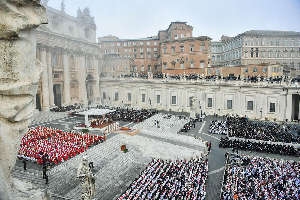 papa Benedikt XVI, sahrana, sahrana Pape