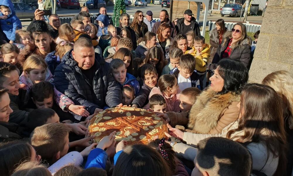 Česnica, Božić, Kosovo i Metohija, Kim