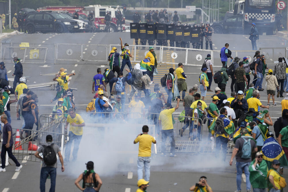 POČELO HAPŠENJE DEMONSTRANATA U BRAZILU: Policija preuzela kontrolu nad državnim institucijama