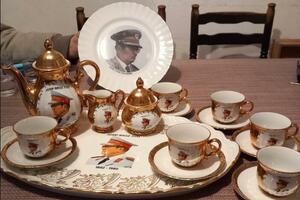 I POSLE TITA, TITO: Žena iz Valjeva prodaje neobičan porcelanski set, ljudi osuli paljbu! BACI TO! (FOTO)