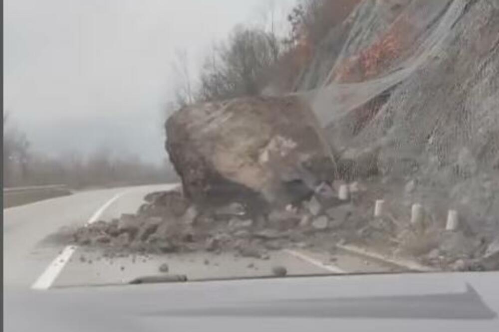ODRON NA IBARSKOJ MAGISTRALI: Ogromna stena obrušila se na put ka varošici Ušće, saobraćaj se odvija usporeno (VIDEO)
