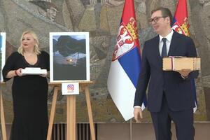 DILEMA JE REŠENA: Evo šta je u kutijama koje je predsednik Vučić uručio pobednicima konkursa NAŠA NAJLEPŠA SRBIJA