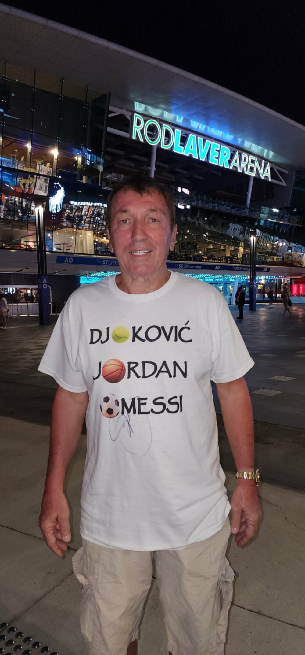 Majica sa Novakovim potpisom 