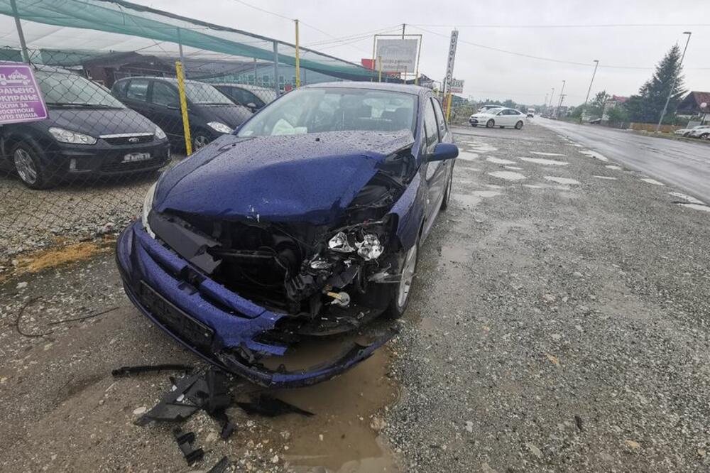 ŠLEPER SE ZAKUCAO U PIKAP NA IBARSKOJ MAGISTRALI: Saobraćajna nezgoda kod Čačka (FOTO)