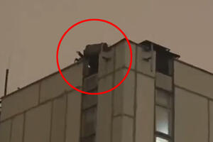 UZBUNA U MOSKVI?! Ruska vojska iznenada postavlja MOĆNO ORUŽJE na krovove zgrada! POGLEDAJTE KAKO DIŽU GRDOSIJU OD 30 TONA
