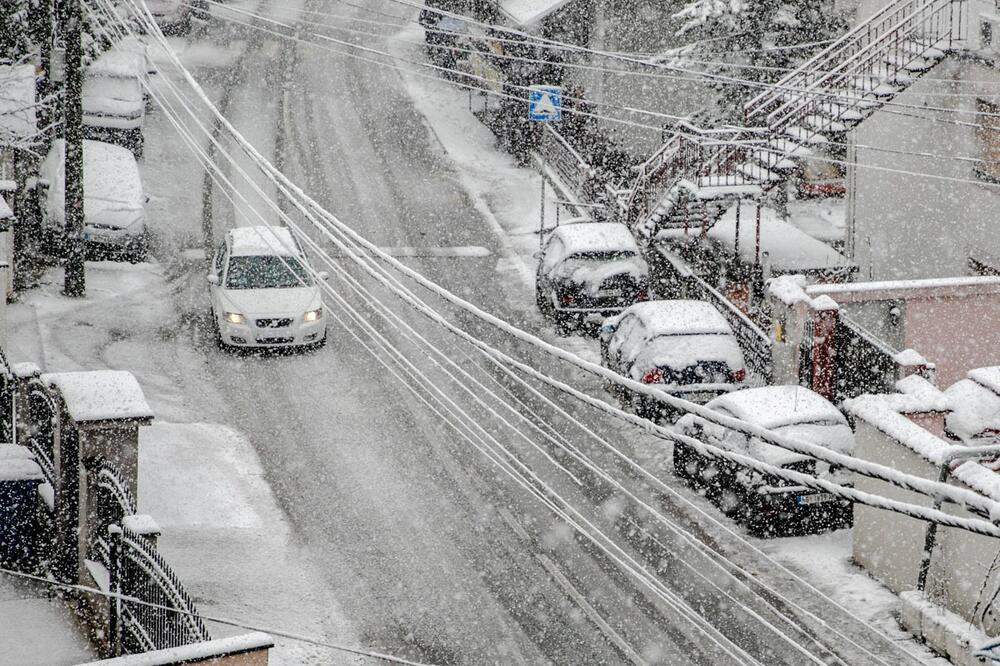 AMSS: Oprez zbog poledice i zimskih uslova vožnje