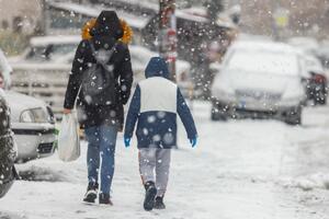 NOVA UPOZORENJA RHMZ, PADAVINE NE PRESTAJU: Ovi delovi Srbije prvi na udaru obilne kiše i snega! Na snazi narandžasti meteo alarm