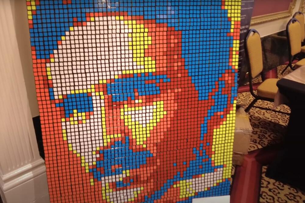 ANDREJ, ODAKLE TI STRPLJENJE? Sa 487 Rubikovih kocki složio portret Nikole Tesle: Banjalučanin u Njujorku ODUŠEVIO region (VIDEO)