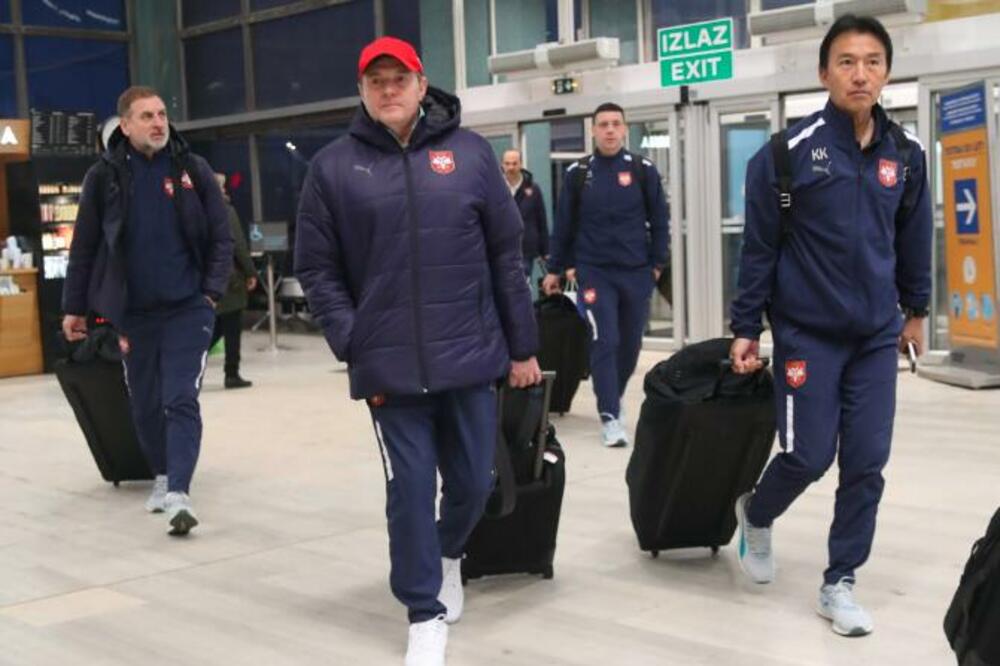 ORLOVI ODLETELI ZA AMERIKU: Fudbaleri Srbije krenuli za Los Anđeles na prijateljski meč sa SAD