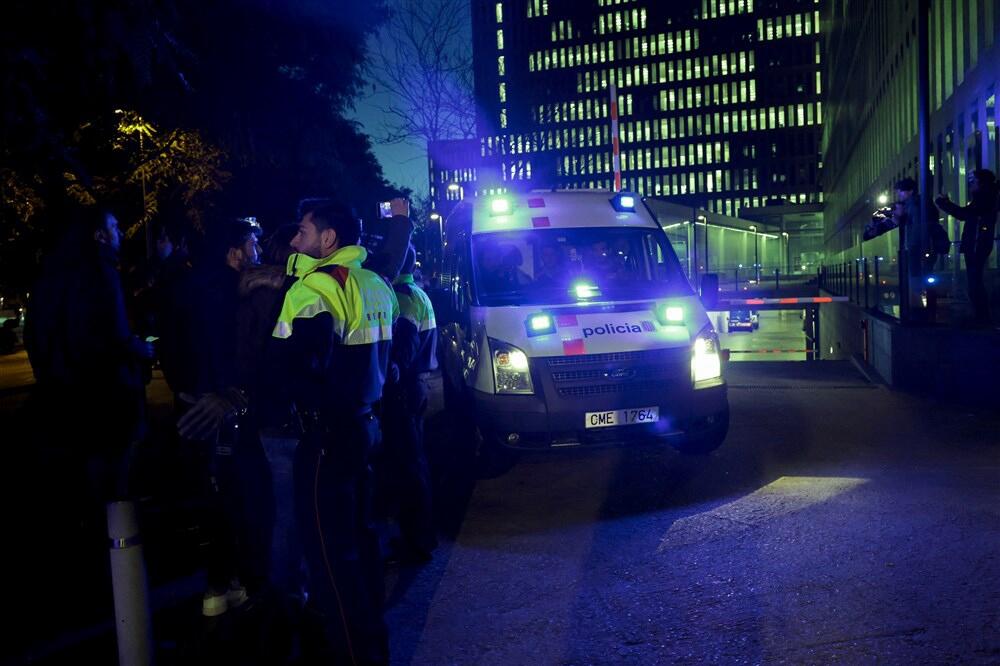 ŽENA PALA SA ŠESTOG SPRATA HOTELA U ŠPANIJI: Policija sumnja da je muž gurnuo sa balkona, lekari joj se bore za život