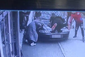 UHAPŠEN RAZBOJNIK! Dolijao lopov koji je juče opustošio prodavnicu na Novom Beogradu, pa bežeći kolima GAZIO LJUDE! (VIDEO)