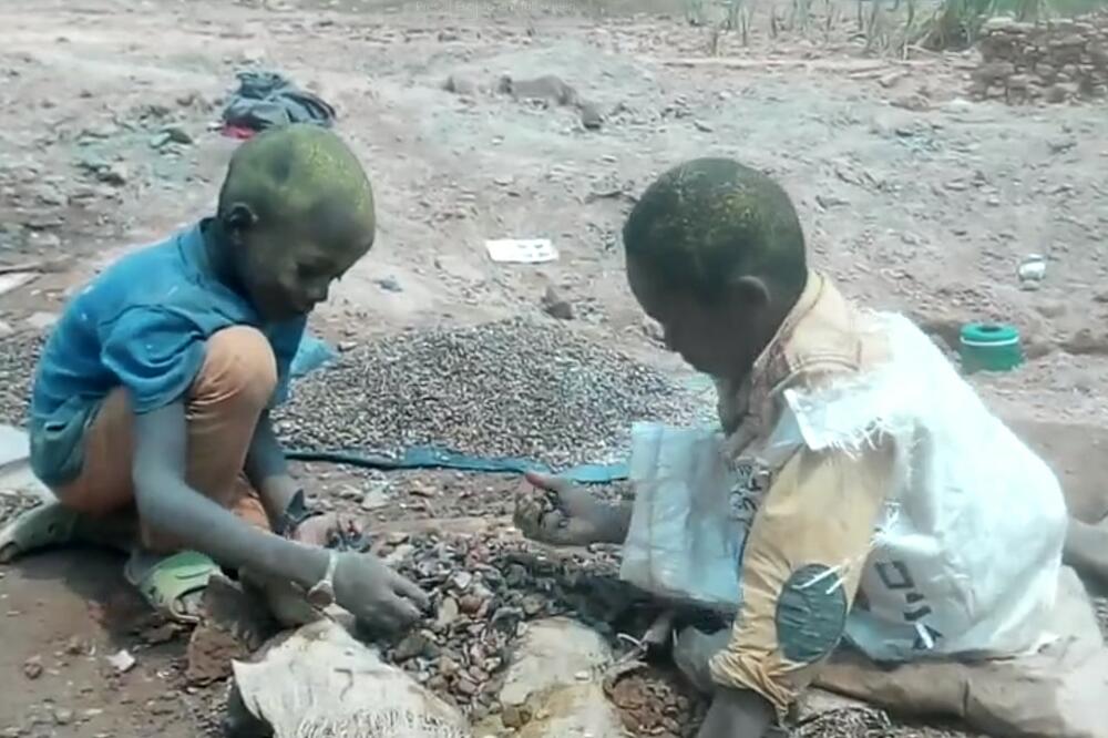 PAKAO Rudnik kobalta u Kongu jedno od NAJUŽASNIJIH mesta na planeti - otrovnu rudu potrebnu za rad mobilnih telefona kopaju i DECA