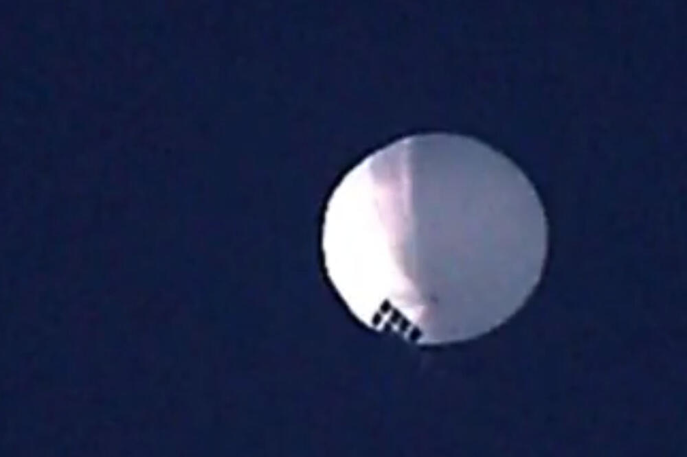 UZBUNA NAD SEVERNOM AMERIKOM: Kanada prijavila kineski špijunski balon! Ne zna se da li je isti ili drugi leteći objekat!