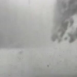 DESETINE VOZILA OSTALE ZAROBLJENE NA JAHORINI: Zbog snega i vetra paralisan