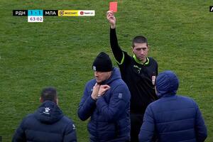 HAOS NA "ČAIRU"! Lalatović ponovo u CENTRU PAŽNJE, temperamentni trener IZGUBIO KOMPAS a sudija mu je odmah pokazao CRVENI karton!