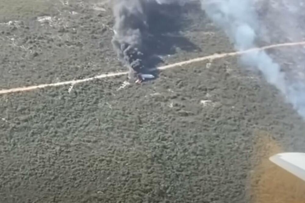 SRUŠIO SE BOING 737-300 U AUSTRALIJI: Objavljen jeziv snimak nakon nesreće, dva pilota PREŽIVELA (VIDEO)