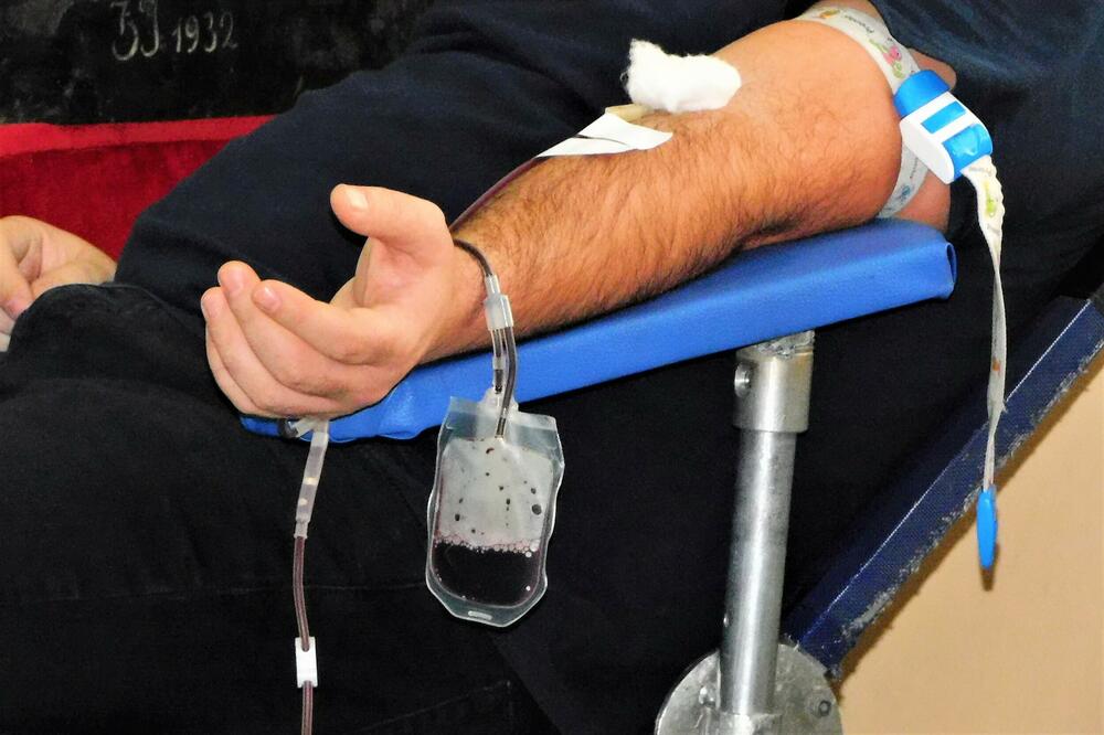 LOZNIČANI VELIKOG SRCA: Masovni odziv davalaca krvi za lečenje Đorđa Jovanovića (16), obolelog od akutne leukemije