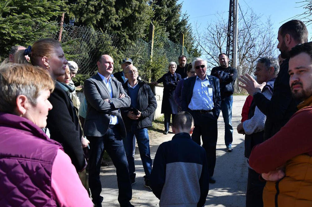 MILAN ĐURIĆ obišao naselje Karagača u Petrovaradinu: Unapređujemo komunalnu infrastrukturu, rešavamo problem otpadnih voda
