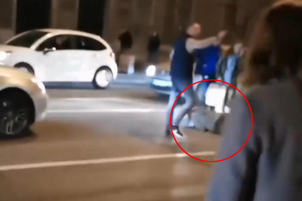 HOĆEŠ GLAVU DA TI OTKINEM?! Jeziva scena u Zemunu, devojka oborena na pešačkom, nepomično leži, a vozač PRETI PROLAZNICIMA (VIDEO)