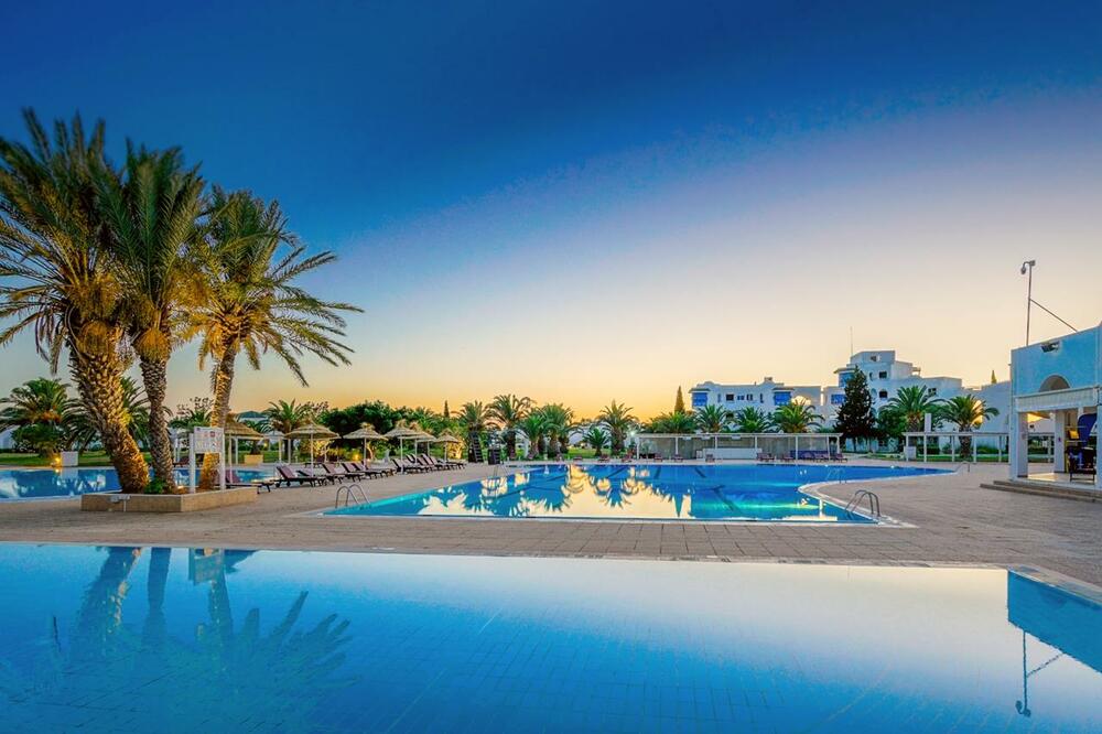 PEŠČANA PLAŽA BEZ POČETKA I KRAJA: Na samo par kilometara od Hamameta jedan simpatičan hotel za preporuku
