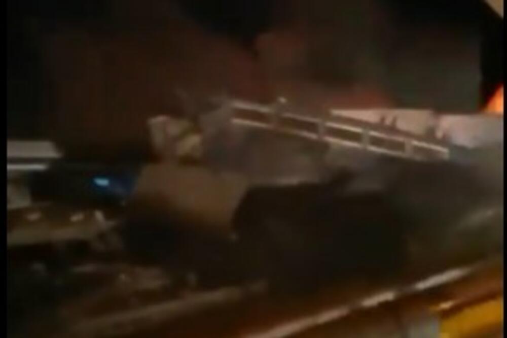 STRAHOVIT SUDAR VOZOVA U GRČKOJ: Najmanje sedam osoba stradalo, desetina teško povređeno, vagoni u PLAMENU! (VIDEO)