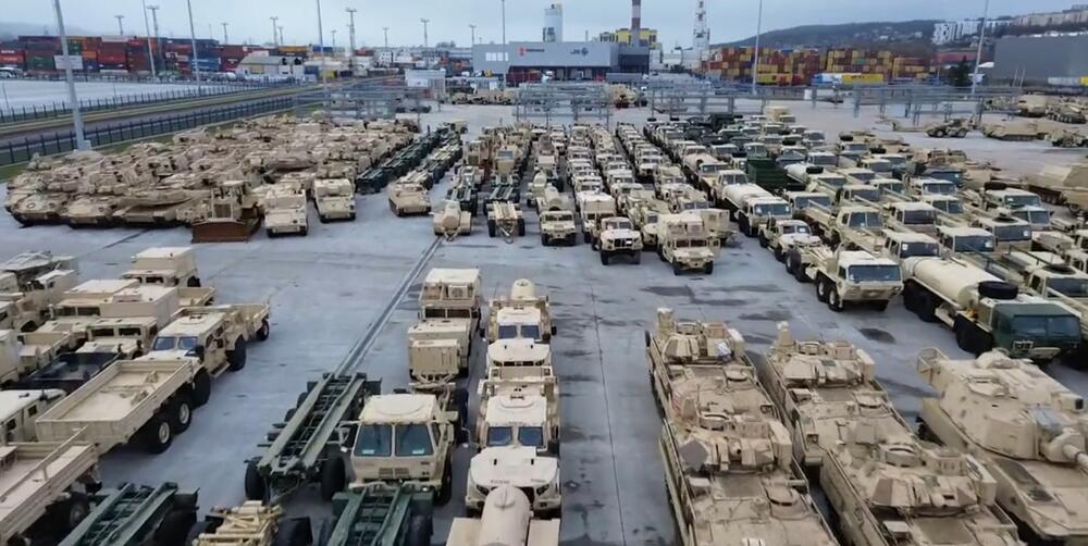SAD, tenkovi, borbena vozila, povratak