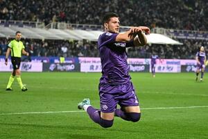 JOVIĆ I MILENKOVIĆ SLAVILI, LAZOVIĆU BOD: Fiorentina pobedila Kremoneze, remi Verone i Monce