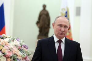 DODELA PRIZNANJA ISTAKNUTIM ŽENAMA U KREMLJU Putin: Rusija se suočila sa direktnim pretnjama po svoju bezbednost i suverenitet