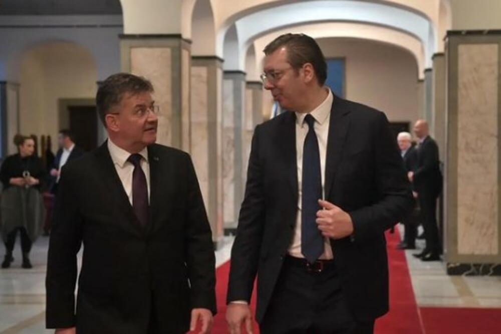 FORMIRANJE ZSO PREDUSLOV ZA NORMALIZACIJU ODNOSA: Detalji sa sastanka predsednika Vučića sa Lajčakom (FOTO)