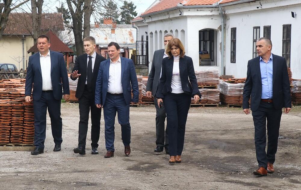 Ministar Martinović u obilsaku lokacije na kojoj će biti izgrađena nova Upravna zgrada